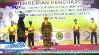 DISPORA RIAU SERAHKAN PENGHARGAAN KEPADA INSAN OLAHRAGA DAN KEPEMUDAAN